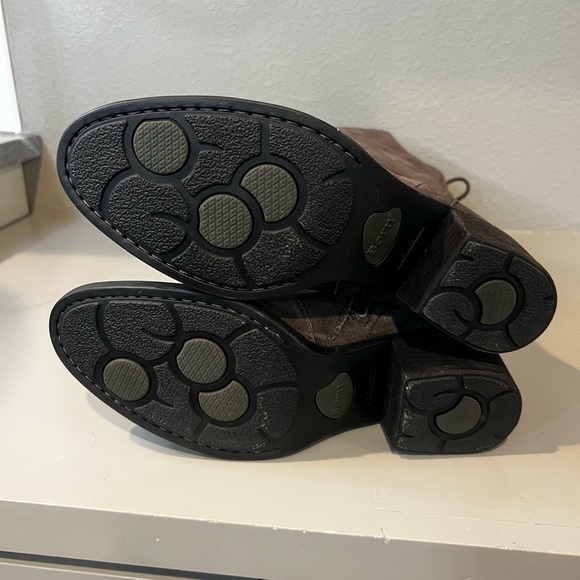 NWT BØRN Brown Suede Knee-High Boots | Low Heel Western Style, Size 10, New - Picture 6 of 7